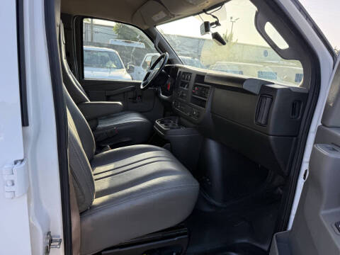 2022 GMC Savana 2500