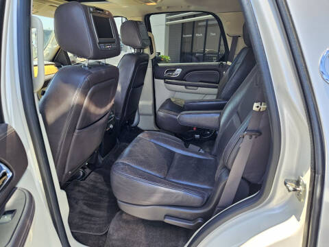 2011 Cadillac Escalade Platinum Edition