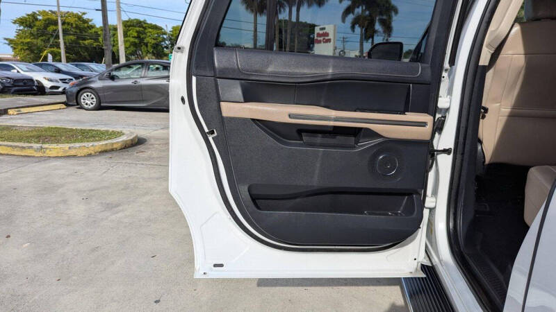 2023 Ford Expedition MAX XLT