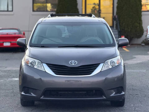 2012 Toyota Sienna