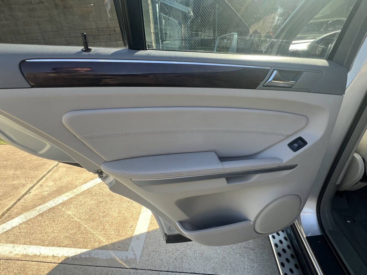 Used Car 2011 Mercedes-benz M-class  Ml 350 4dr Suv For Sale Under $10,000 In Austin, Texas