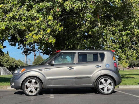 2011 Kia Soul +