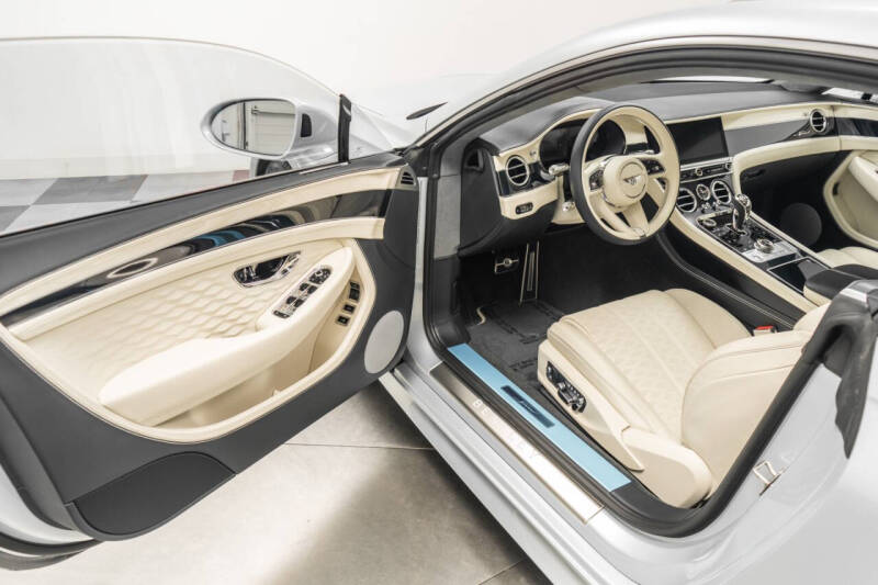 2025 Bentley Continental