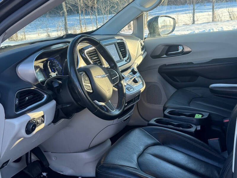 2020 Chrysler Pacifica Touring L