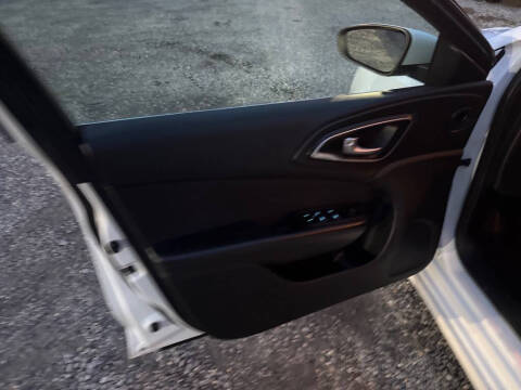 2016 Chrysler 200 Limited