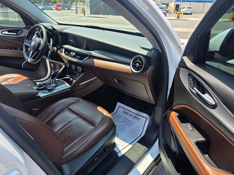 2018 Alfa Romeo Stelvio Sport