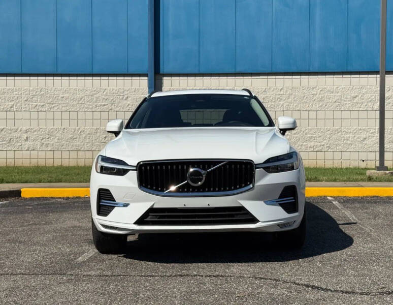 2022 Volvo XC60 B5 Momentum