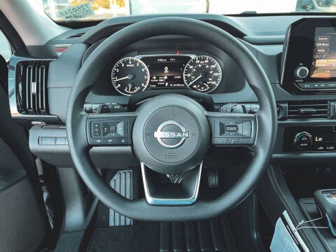 2025 Nissan Pathfinder S