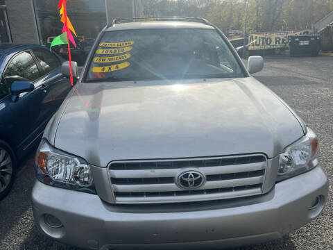2004 Toyota Highlander for sale at King Auto Sales INC in Medford NY