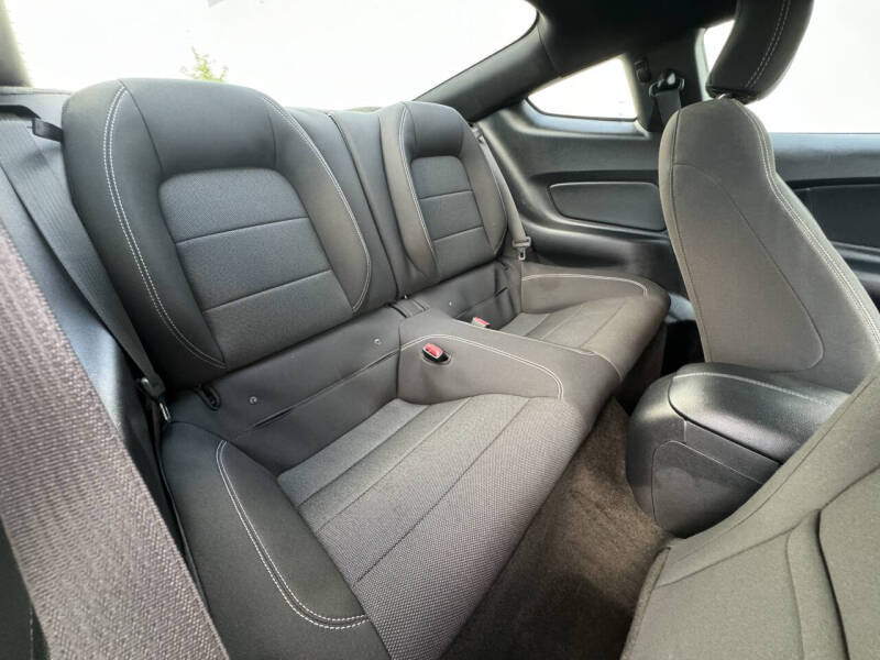2016 Ford Mustang V6
