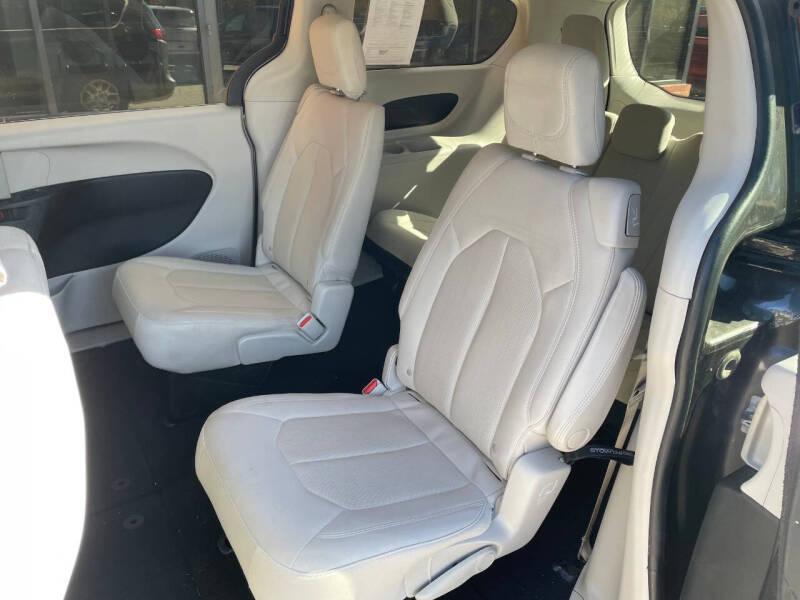 2017 Chrysler Pacifica Touring