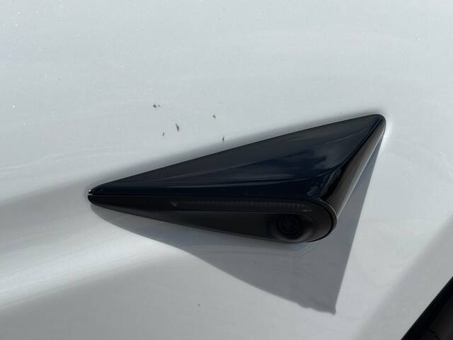 2022 Tesla Model S 23