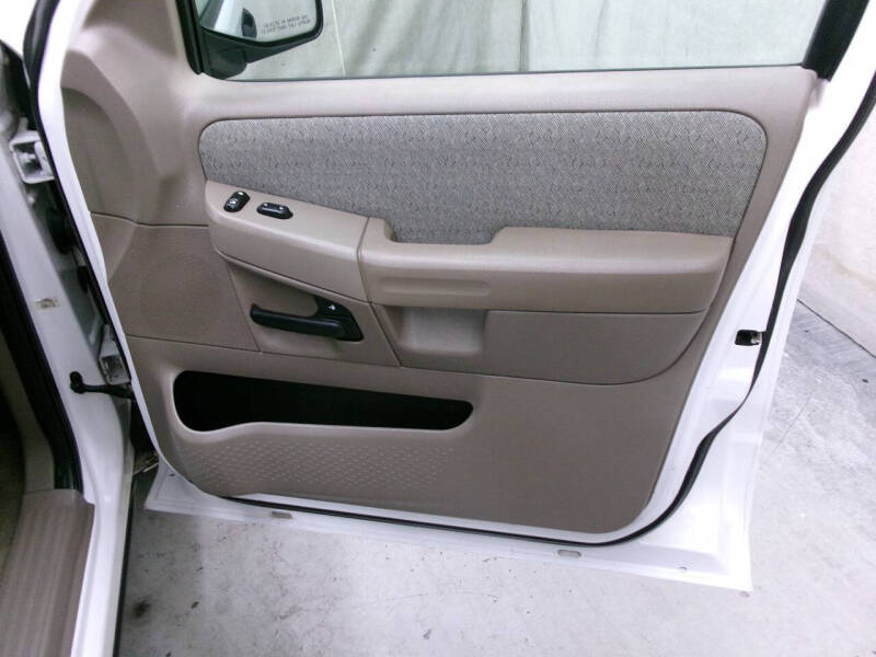 2003 Ford Explorer XLS
