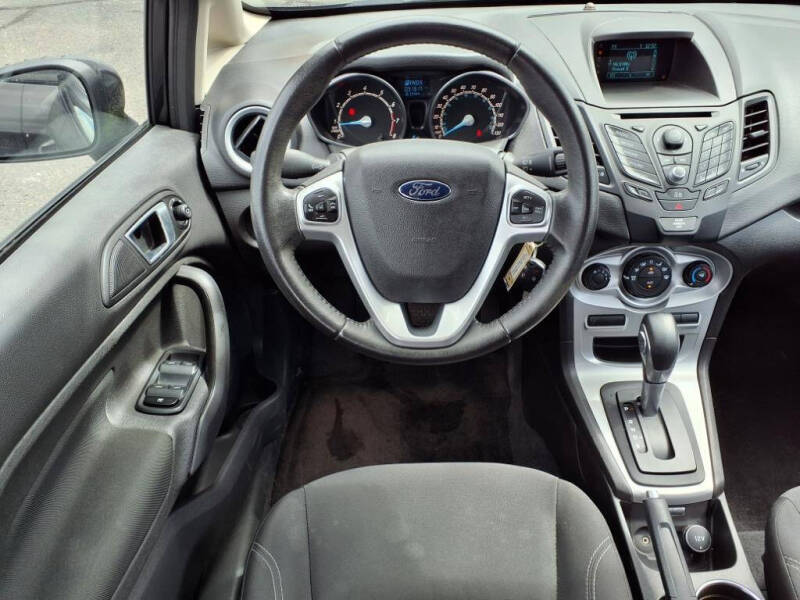 2015 Ford Fiesta SE