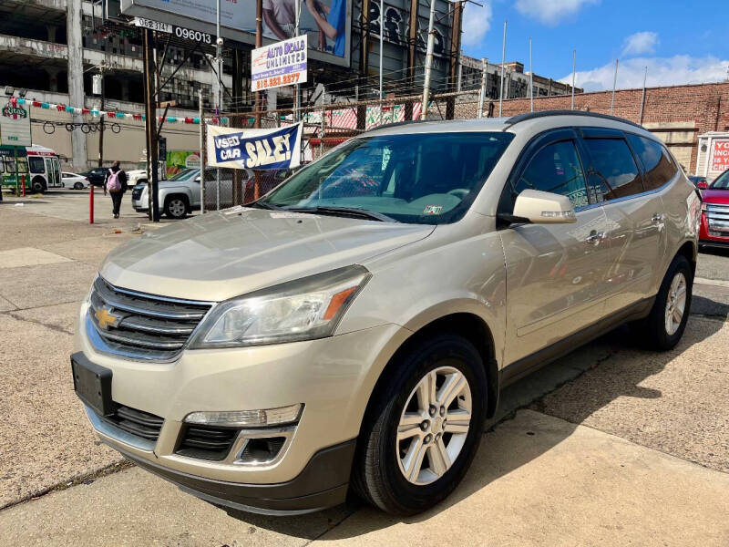 2014 Chevrolet Traverse 2LT photo 4