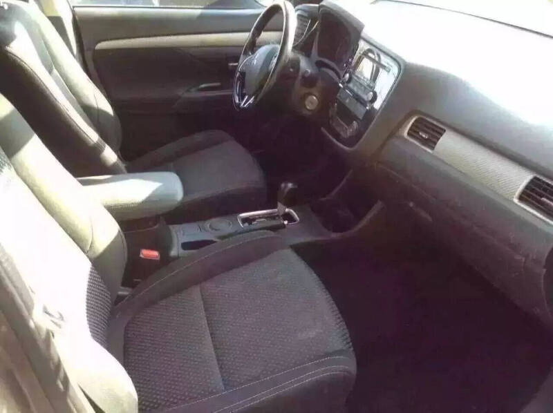 2016 Mitsubishi Outlander ES