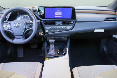 2025 Lexus ES 350