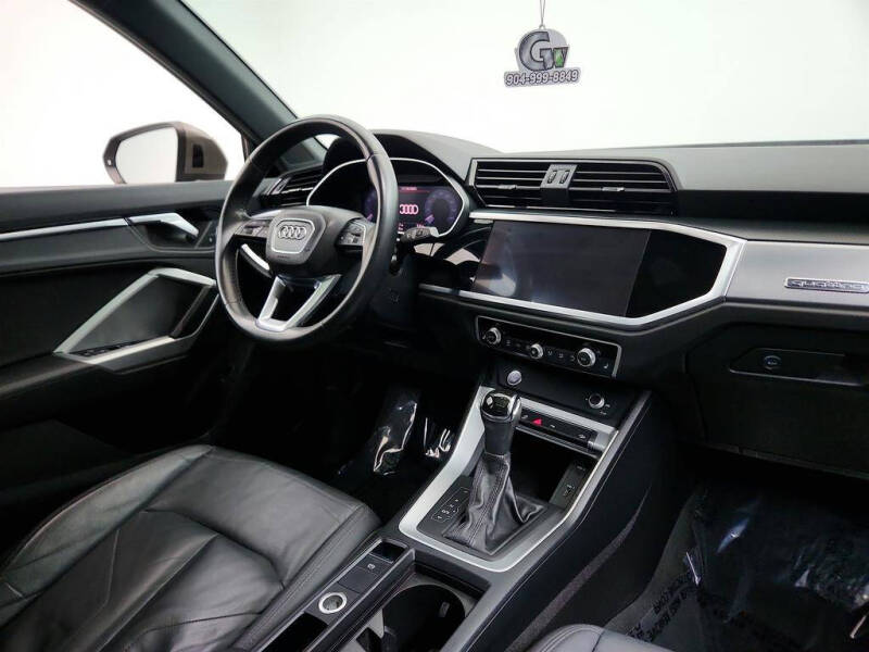 2020 Audi Q3 quattro S line Premium 45 TFSI