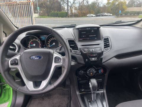 2015 Ford Fiesta SE