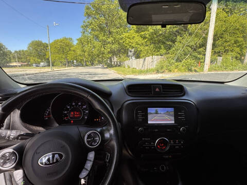 2017 Kia Soul +