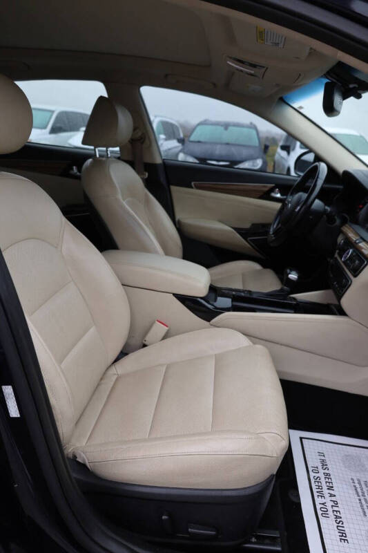 2018 Kia Cadenza Premium