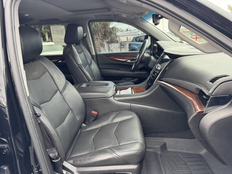 2016 Cadillac Escalade ESV Luxury Collection