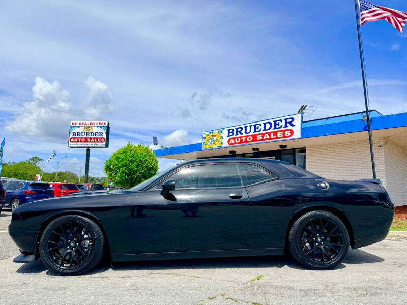 2017 Dodge Challenger 392 HEMI Scat Pack Shaker
