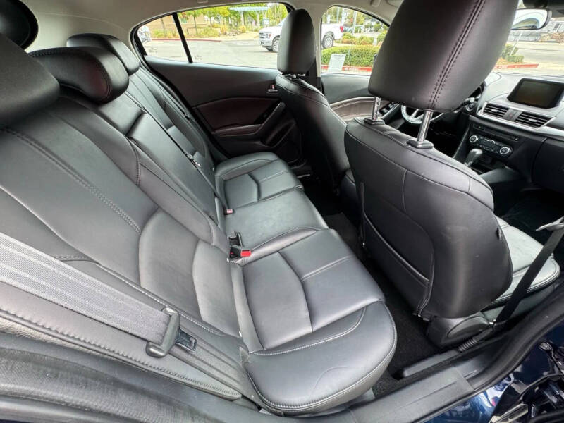 2018 Mazda MAZDA3 Touring