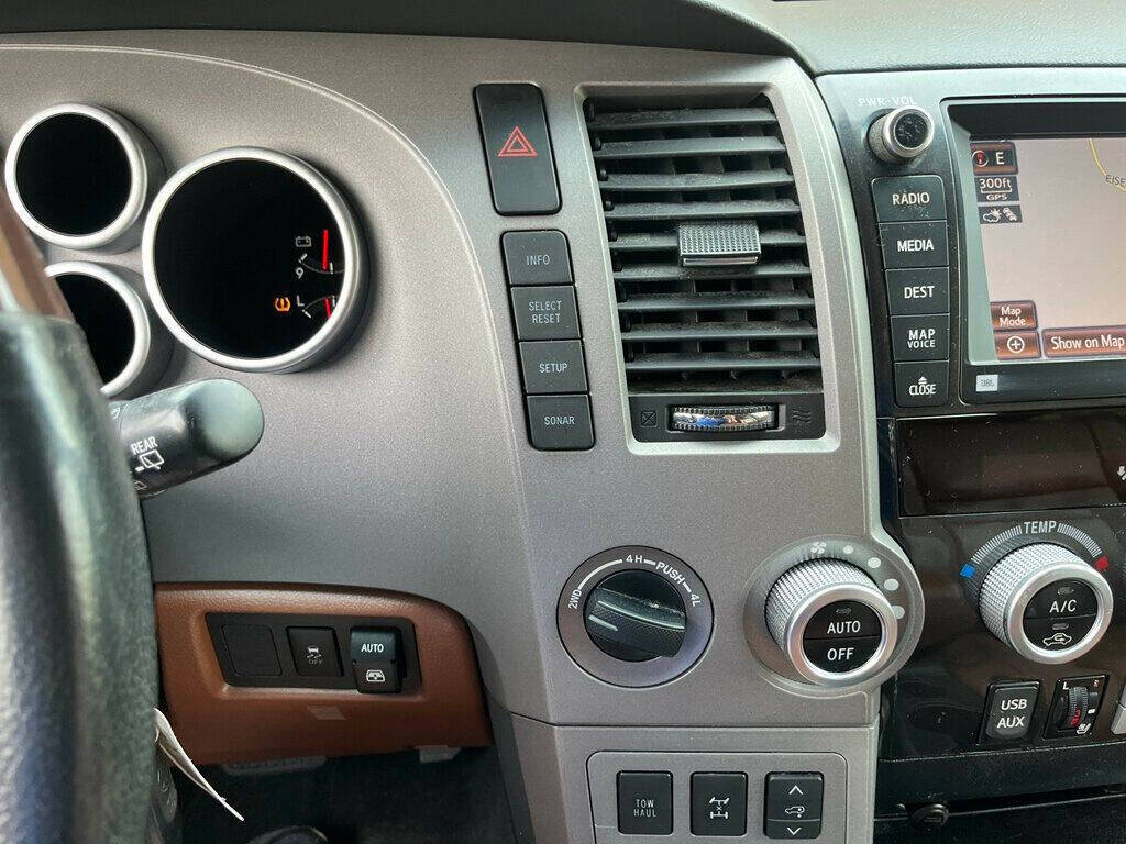 2013 Toyota Sequoia 15