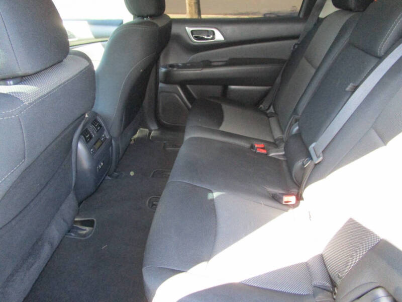 2019 Nissan Pathfinder SV