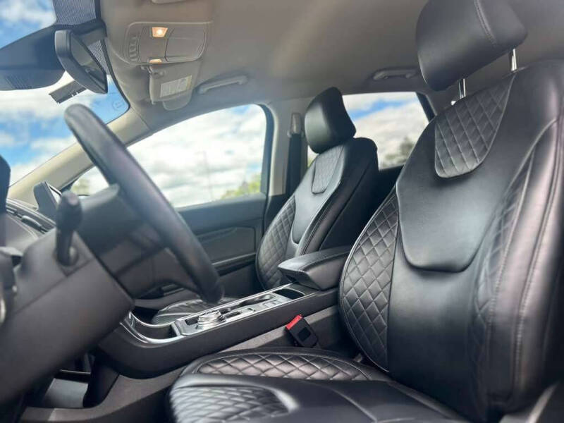 2023 Ford Edge Titanium