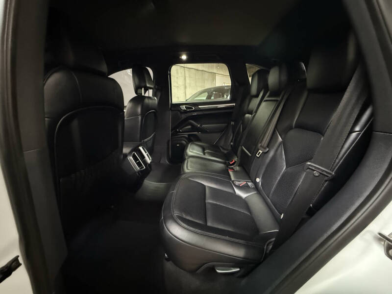 2016 Porsche Cayenne S E-Hybrid