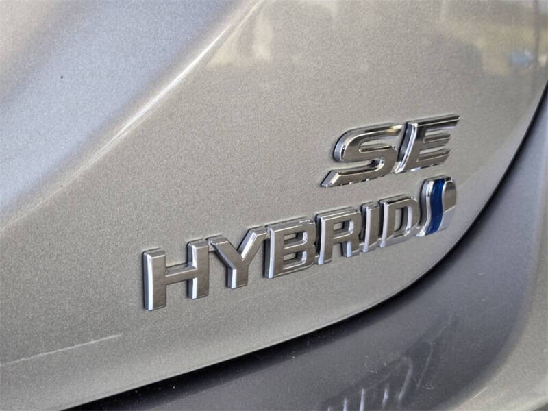 2024 Toyota Camry Hybrid SE