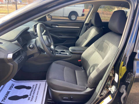 2022 Nissan Altima 2.5 SV