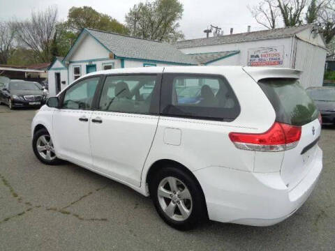 2011 Toyota Sienna Base 7-Passenger