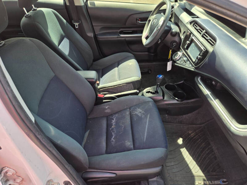 2016 Toyota Prius c Two