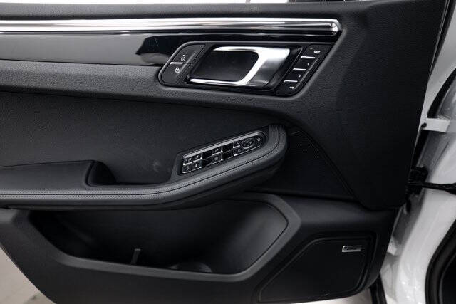 2026 Porsche Macan T