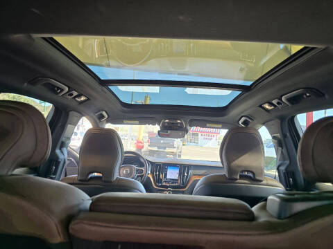 2021 Volvo XC60 T5 Momentum