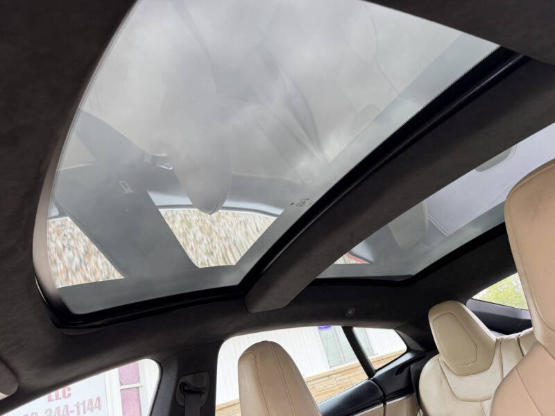 2016 Tesla Model S P90D