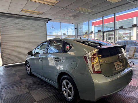 2013 Toyota Prius Two