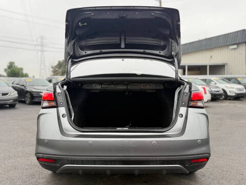 2020 Nissan Versa SR