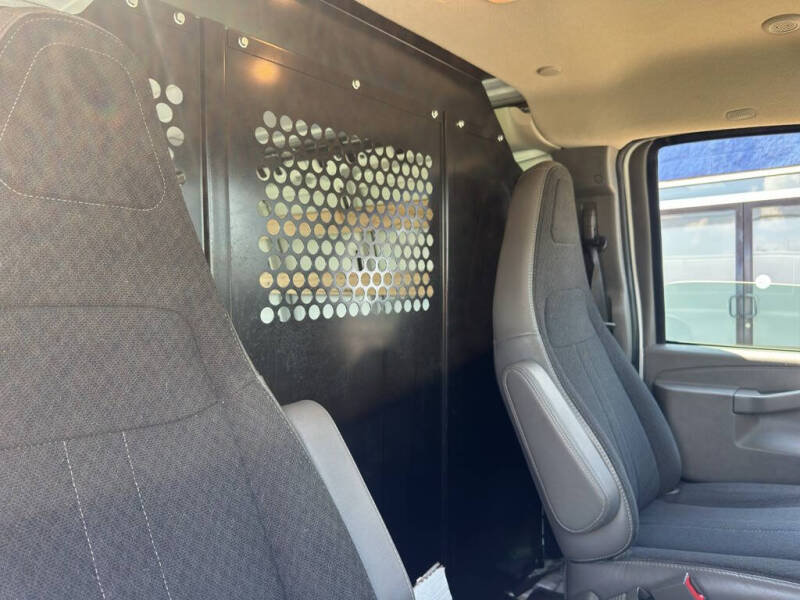 2025 GMC Savana 2500