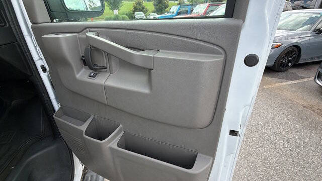 2025 GMC Savana LT 3500
