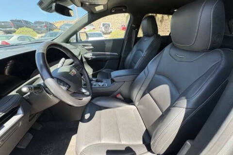 2025 Cadillac XT4 Premium Luxury