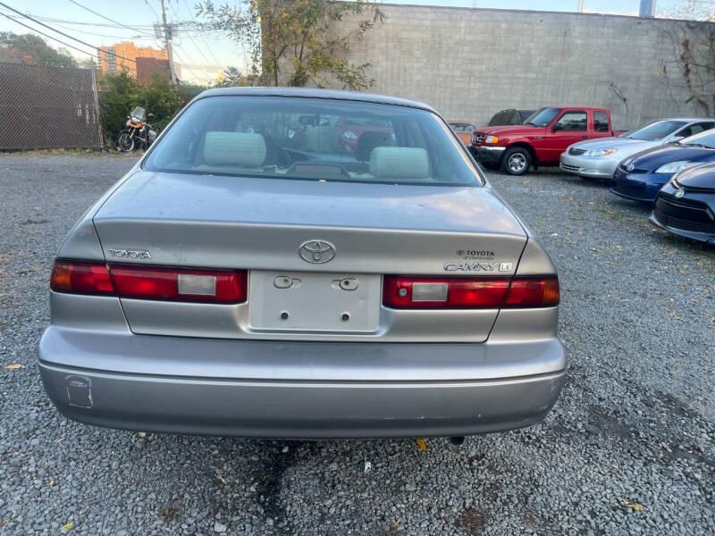 1999 Toyota Camry XLE photo 5