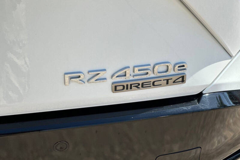 2023 Lexus RZ 450e Luxury