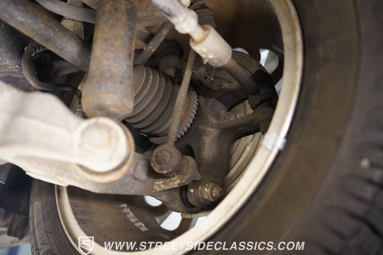 2004 Ford Thunderbird Deluxe