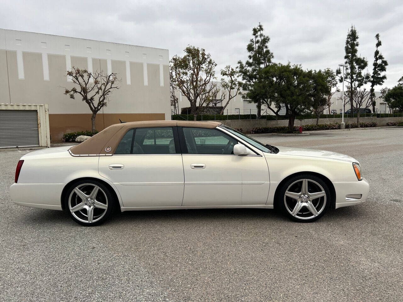 2005 Cadillac DeVille for sale at ZRV AUTO INC in Brea, CA