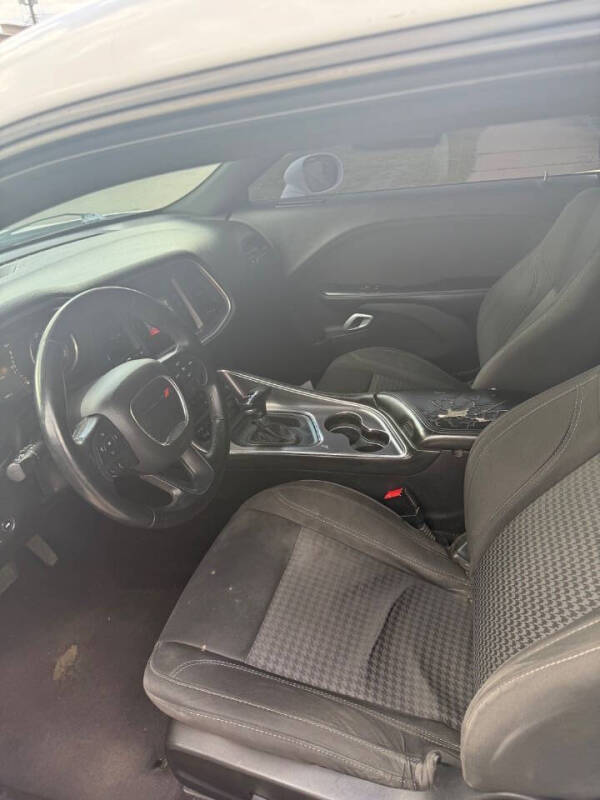 2016 Dodge Challenger SXT Plus