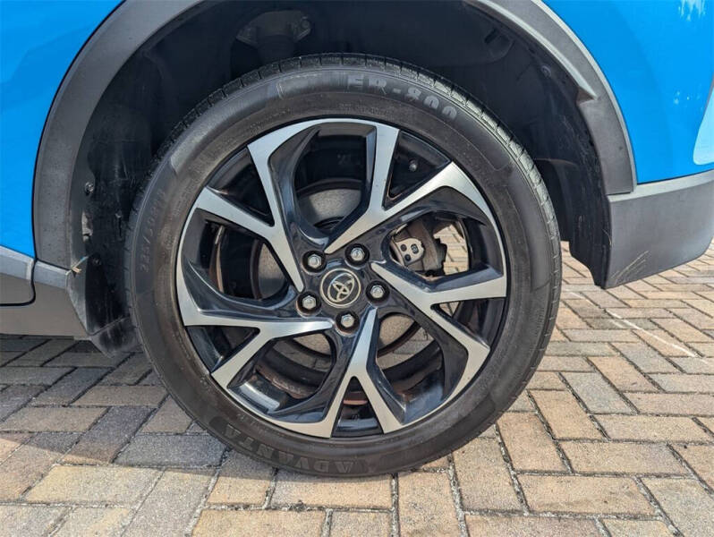 2019 Toyota C-HR LE